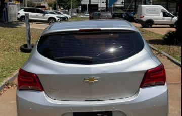 Chevrolet Onix 1.0 MPFi Joy 8v - Foto #6