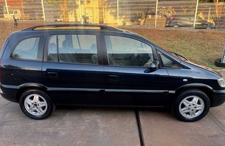Chevrolet Zafira 2.0 MPFi CD 8v - Foto #4