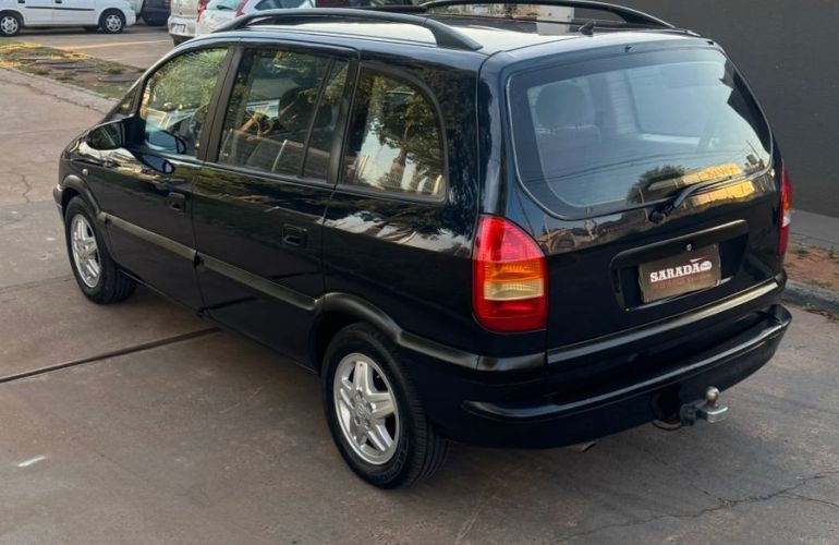 Chevrolet Zafira 2.0 MPFi CD 8v - Foto #8