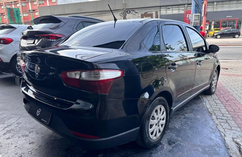 Fiat Grand Siena 1.4 MPi Attractive 8V Flex 4p Manual - Foto #6