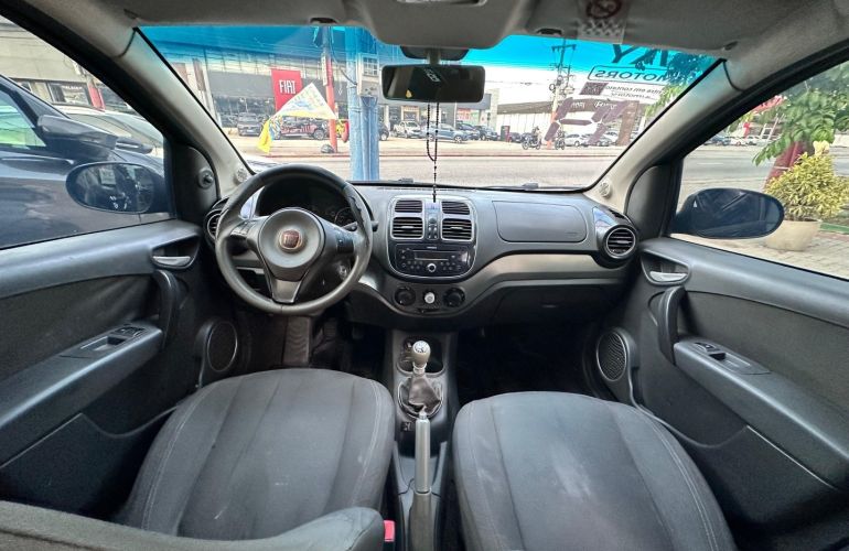 Fiat Grand Siena 1.4 MPi Attractive 8V Flex 4p Manual - Foto #8