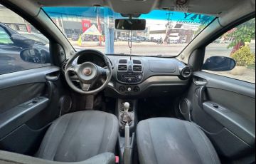 Fiat Grand Siena 1.4 MPi Attractive 8V Flex 4p Manual - Foto #8