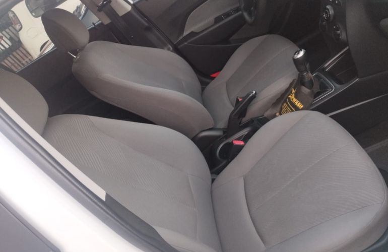 Hyundai HB20S 1.6 Comfort Plus - Foto #8