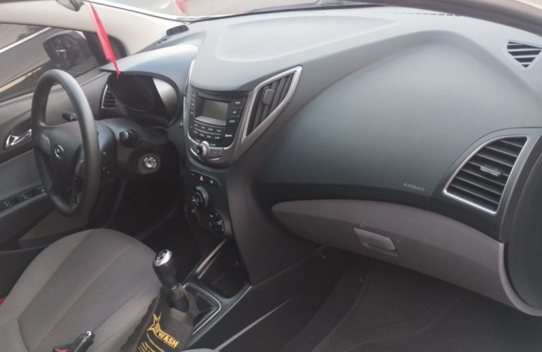 Hyundai HB20S 1.6 Comfort Plus - Foto #9