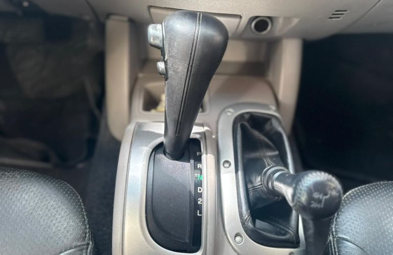 Mitsubishi L200 Triton 3.2 Hpe 4x4 CD 16V Turbo Intercooler Diesel 4p Automático - Foto #10