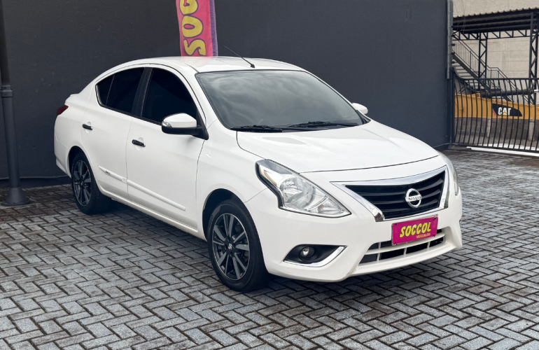 Nissan Versa 1.6 16V Unique CVT (Flex) - Foto #1