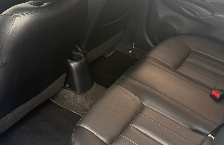 Nissan Versa 1.6 16V Unique CVT (Flex) - Foto #7