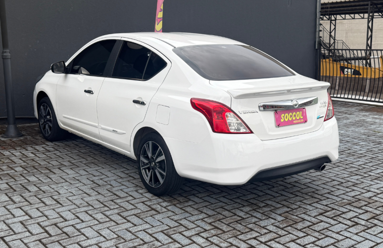 Nissan Versa 1.6 16V Unique CVT (Flex) - Foto #9