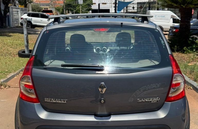 Renault Sandero 1.6 Stepway 16v - Foto #6