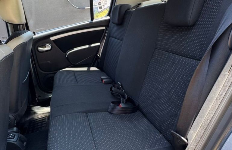 Renault Sandero 1.6 Stepway 16v - Foto #9