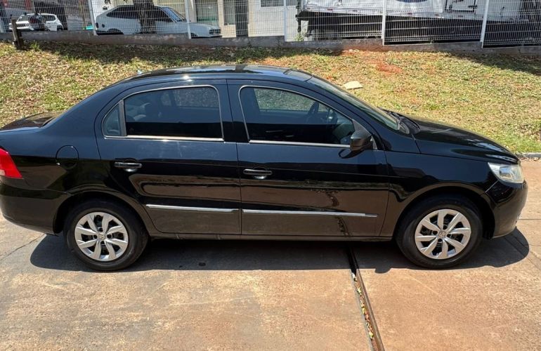 Volkswagen Voyage 1.6 Mi 8v - Foto #4