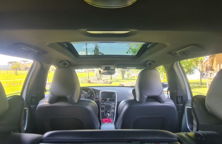 Volvo XC60 2.0 T5 Drive-E R-Design - Foto #2
