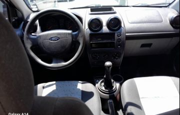 Ford Fiesta 1.0 MPi Hatch 8v - Foto #6
