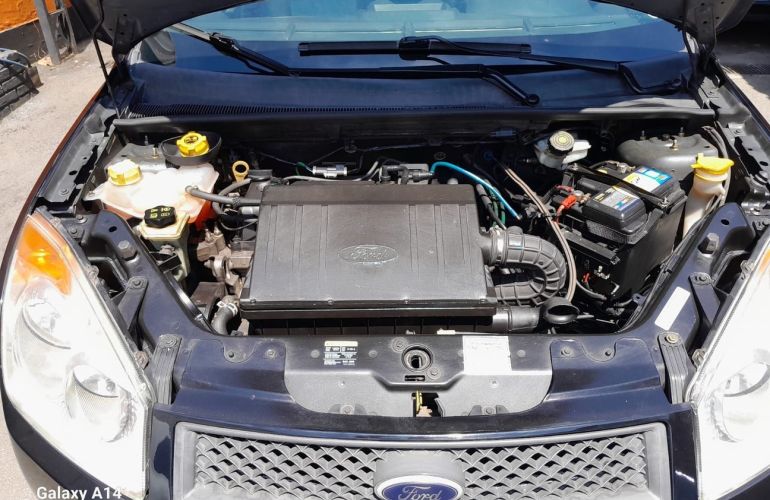 Ford Fiesta 1.0 MPi Hatch 8v - Foto #8