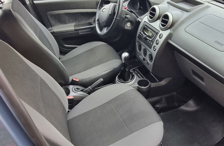 Ford Fiesta Sedan 1.6 Rocam (Flex) - Foto #6