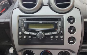 Ford Fiesta Sedan 1.6 Rocam (Flex) - Foto #8