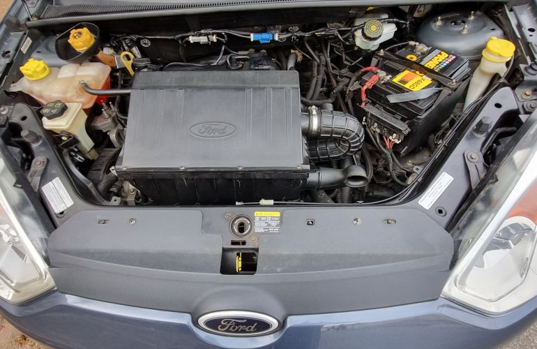 Ford Fiesta Sedan 1.6 Rocam (Flex) - Foto #9