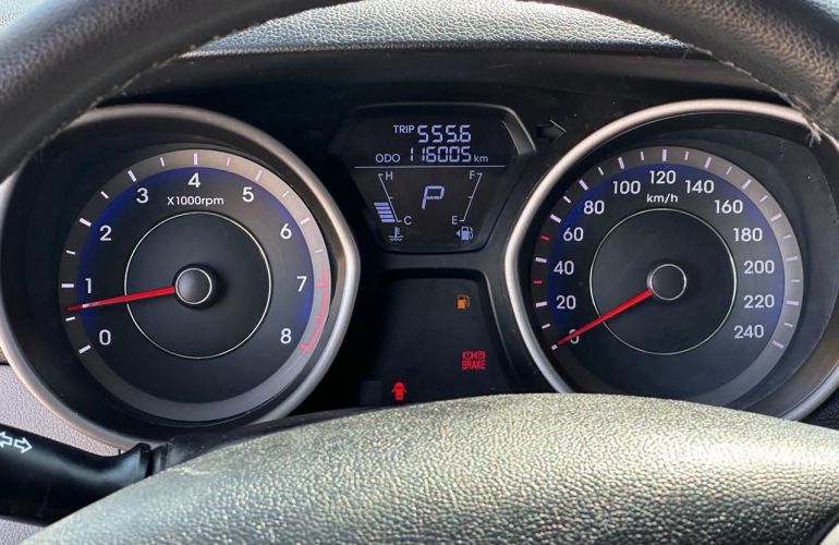 Hyundai Elantra 1.8 GLS 16v - Foto #4