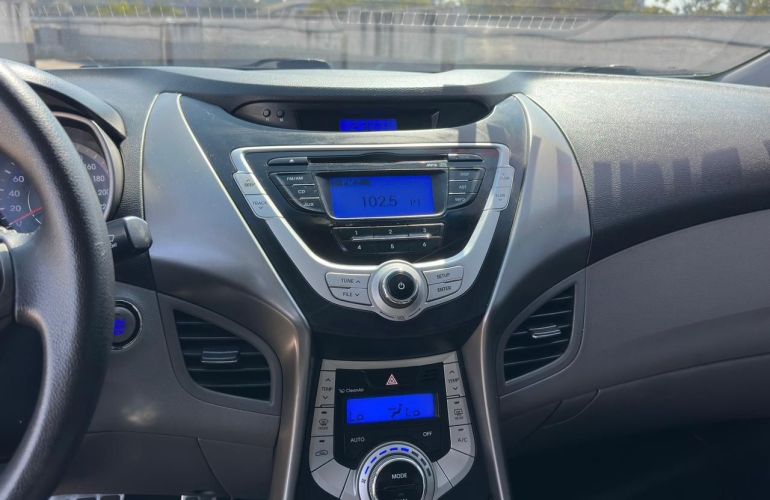 Hyundai Elantra 1.8 GLS 16v - Foto #5