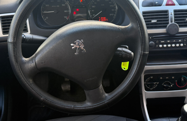 Peugeot 307 Hatch. Presence Pack 1.6 16V - Foto #4