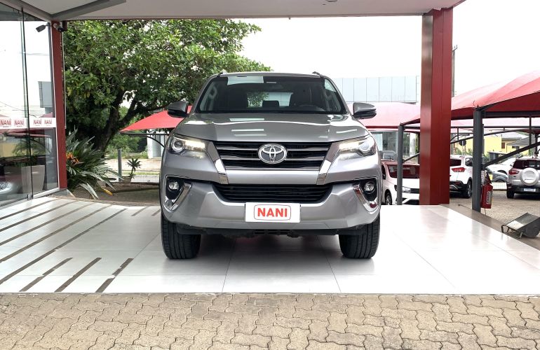Toyota SW4 2.8 TDI SRX 7L 4x4 (Aut) - Foto #2