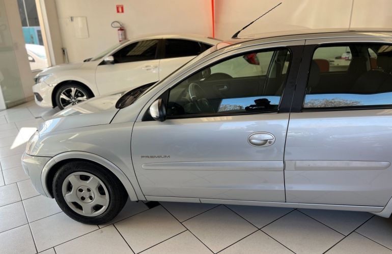 Chevrolet Corsa 1.4 MPFi Premium 8v - Foto #3