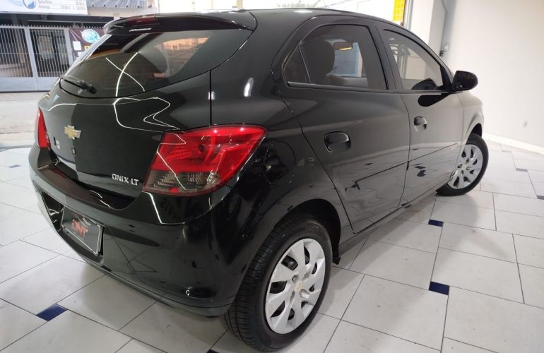 Chevrolet Onix 1.4 MPFi LT 8v - Foto #4