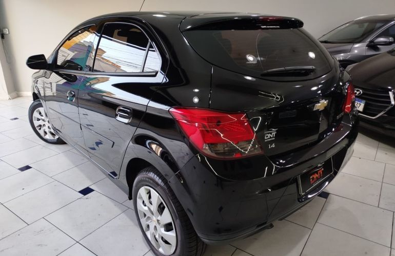 Chevrolet Onix 1.4 MPFi LT 8v - Foto #6