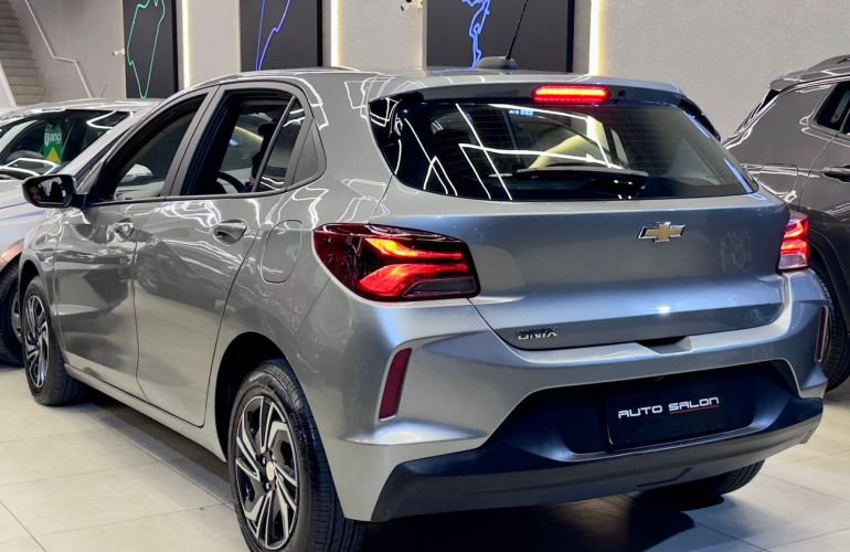 Chevrolet Onix 1.0 LT - Foto #4