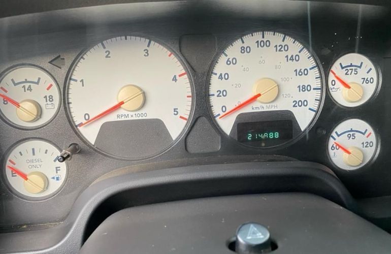 Dodge Ram 6.7 2500 Laramie 4x4 CD I6 Turbo - Foto #8