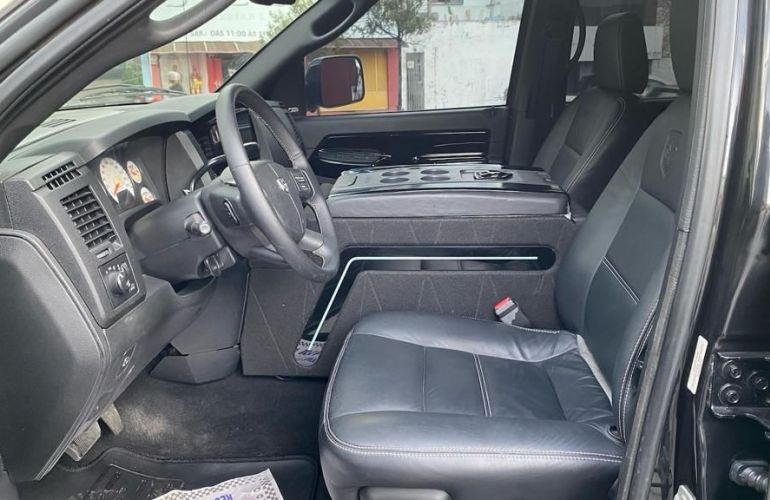 Dodge Ram 6.7 2500 Laramie 4x4 CD I6 Turbo - Foto #9