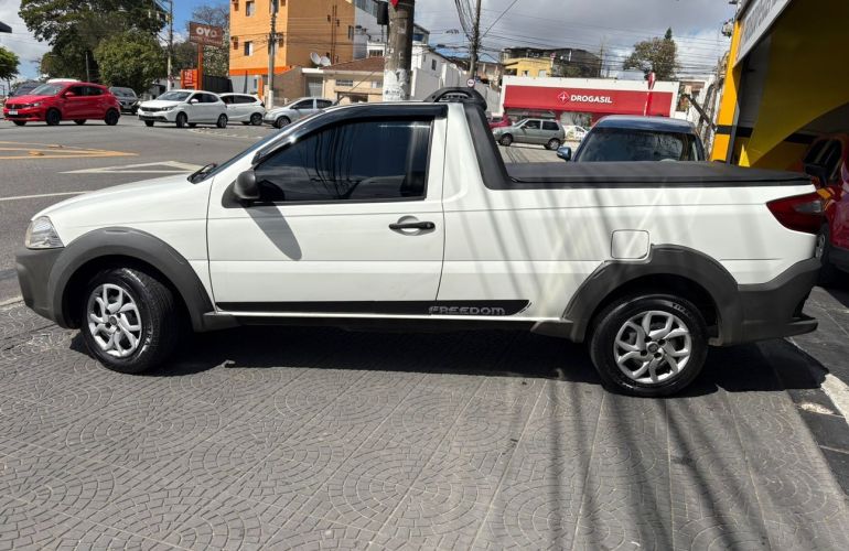 Fiat Strada 1.4 MPi Hard Working CS 8v - Foto #4