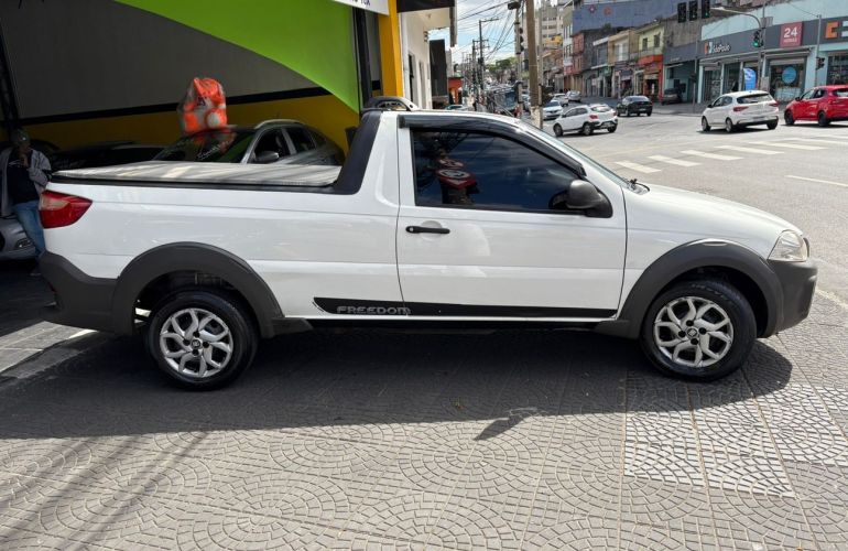 Fiat Strada 1.4 MPi Hard Working CS 8v - Foto #5