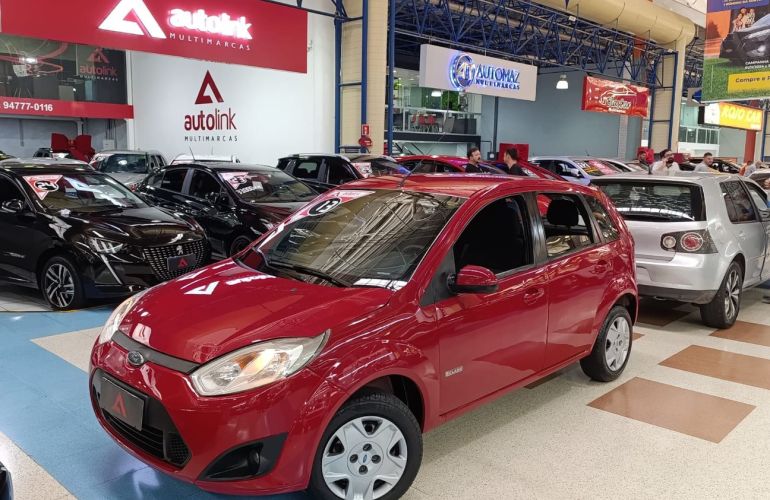Ford Fiesta 1.6 MPi Class Hatch 8v - Foto #1