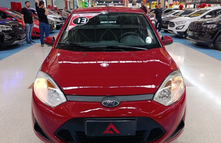 Ford Fiesta 1.6 MPi Class Hatch 8v - Foto #2