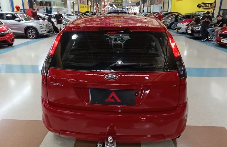 Ford Fiesta 1.6 MPi Class Hatch 8v - Foto #5