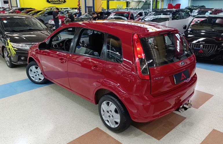 Ford Fiesta 1.6 MPi Class Hatch 8v - Foto #6
