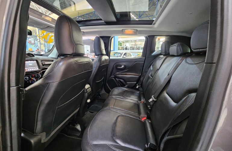 Jeep Renegade 1.8 16V Limited - Foto #8