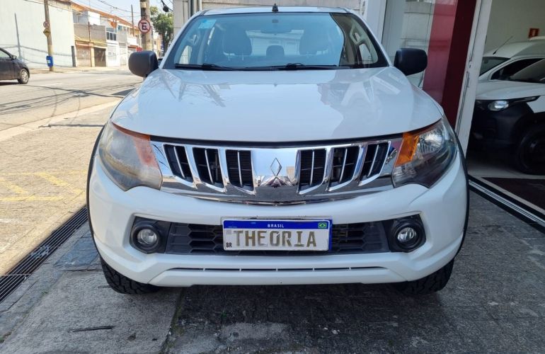 Mitsubishi L200 Triton 2.4 16V Turbo Sport GL CD 4x4 - Foto #2