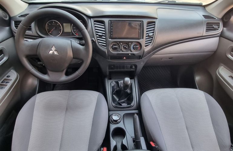 Mitsubishi L200 Triton 2.4 16V Turbo Sport GL CD 4x4 - Foto #5