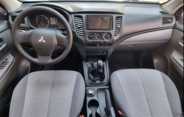 Mitsubishi L200 Triton 2.4 16V Turbo Sport GL CD 4x4 - Foto #5