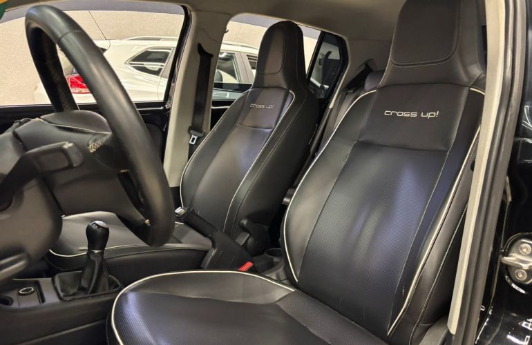 Volkswagen Cross Up 1.0 TSi 12v - Foto #9