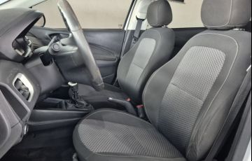 Chevrolet Onix 1.0 LT (Flex) - Foto #7