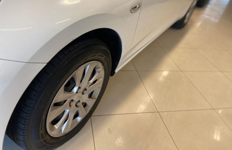 Chevrolet Onix 1.0 Flex LT Manual - Foto #4