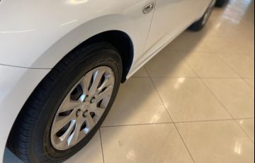 Chevrolet Onix 1.0 Flex LT Manual - Foto #4