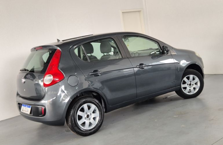 Fiat Palio Attractive 1.0 8V (Flex) - Foto #4
