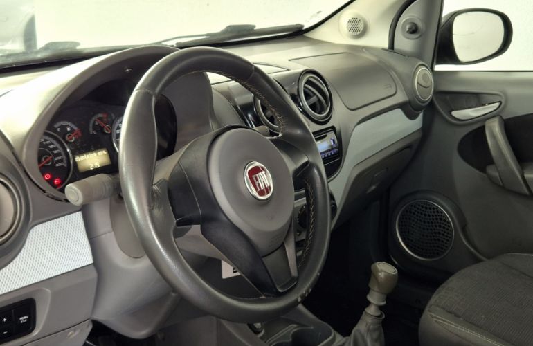 Fiat Palio Attractive 1.0 8V (Flex) - Foto #6