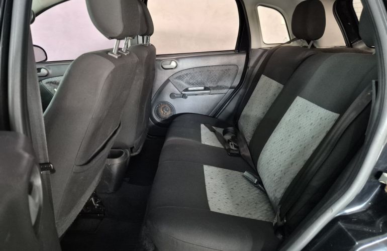 Ford Fiesta Hatch 1.6 (Flex) - Foto #7