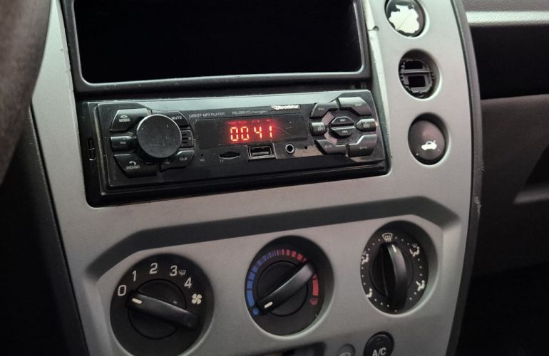 Ford Fiesta Hatch 1.6 (Flex) - Foto #9