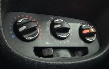 Renault Clio Expression 1.0 16V (Flex) - Foto #10